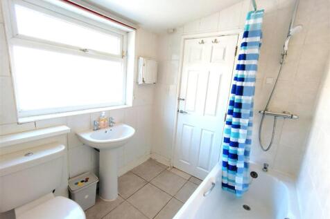 Bathroom 1.jpg