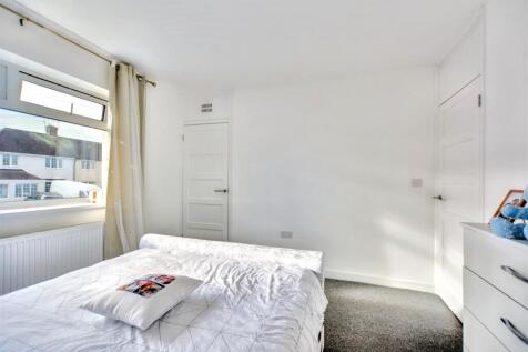 Bedroom 1_2.jpeg