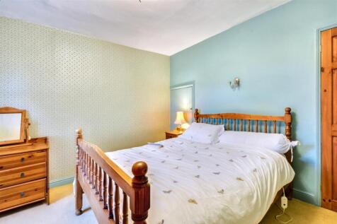Bedroom 1_2.jpeg