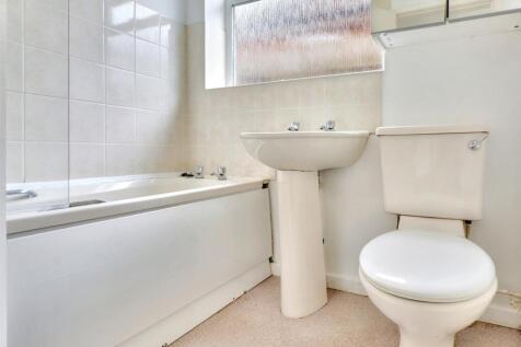 Bathroom - 4 Andrews.jpg