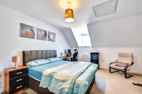 Bedroom 1_1.jpeg