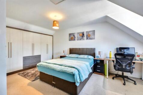 Bedroom 1_2.jpeg