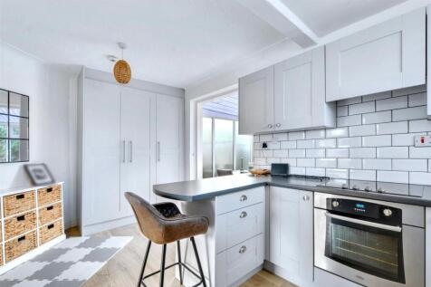Kitchen_4.jpeg