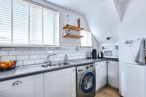 Kitchen_5.jpeg