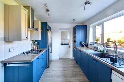 Kitchen_2.jpeg