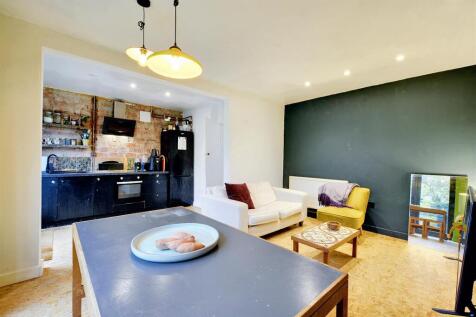 Kitchen Living_4.jpeg