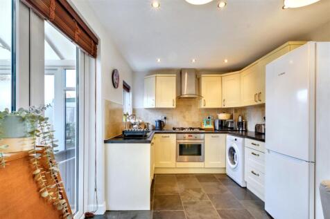 Kitchen_2.jpeg