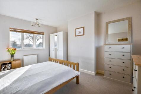 Bedroom 1_1.jpeg