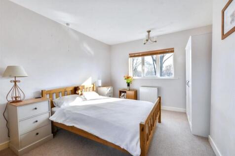Bedroom 1_2.jpeg