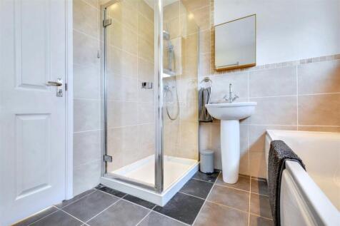 Bathroom_2.jpeg