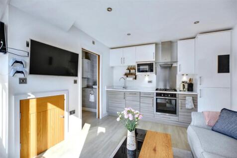 Living Kitchen_4.jpeg