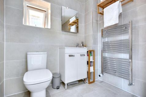 Bathroom_1.jpeg
