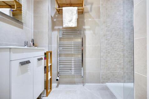 Bathroom_2.jpeg