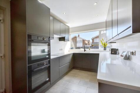 Kitchen_1.jpeg
