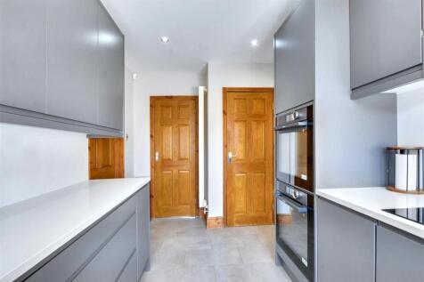 Kitchen_3.jpeg
