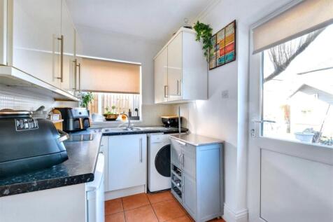 Kitchen_2.jpeg