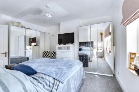Bedroom 1_3.jpeg