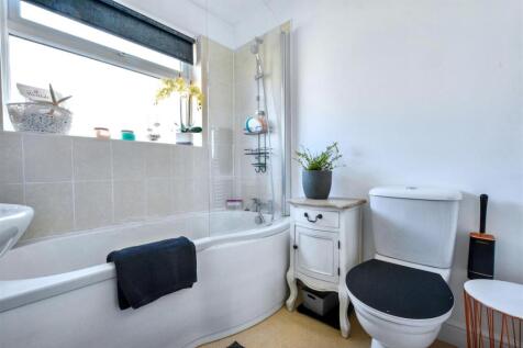 Bathroom_1.jpeg