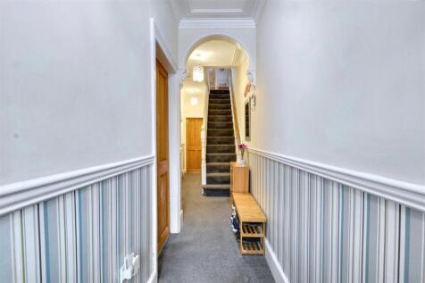 Hallway_1.jpeg