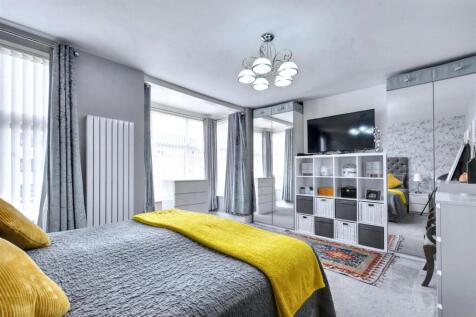 Bedroom 1_1.jpeg