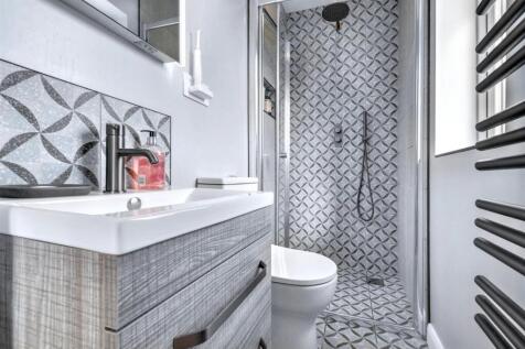 Ensuite.jpeg
