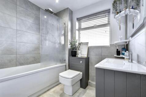 Bathroom_1.jpeg