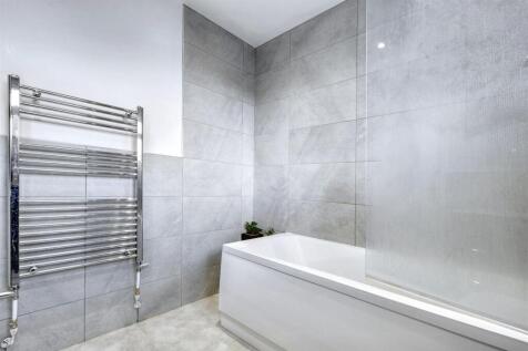 Bathroom_2.jpeg