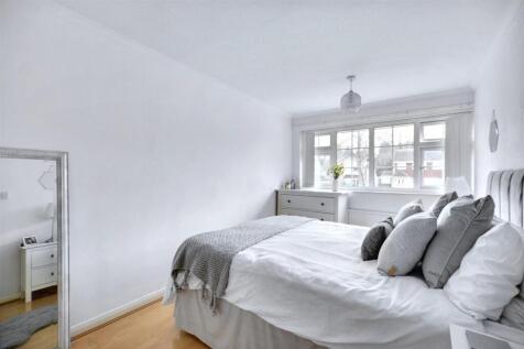 Bedroom 1_1.jpeg