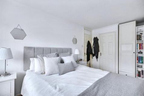 Bedroom 1_2.jpeg