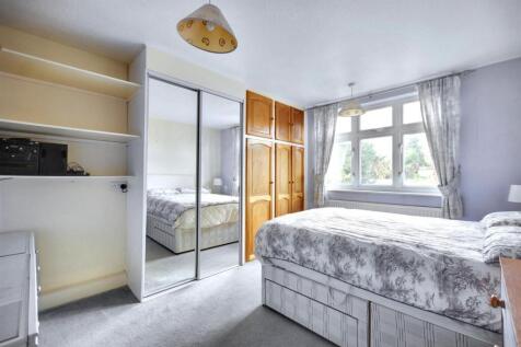 Bedroom 1_1.jpeg