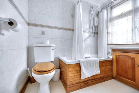 Bathroom_1.jpeg
