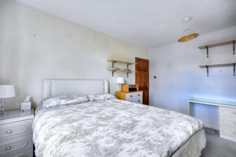 Bedroom 1_2.jpeg