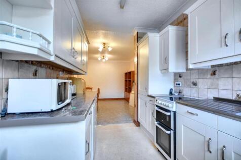 Kitchen_2.jpeg