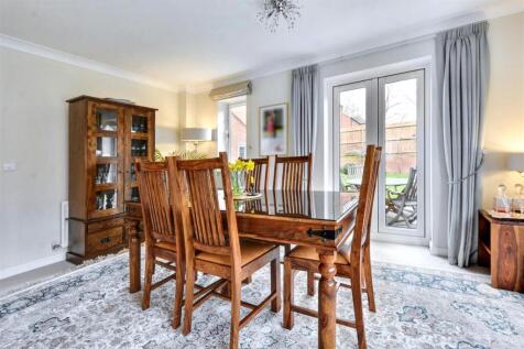 Dining Area_2.jpeg