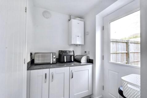 Utility Room_1.jpeg