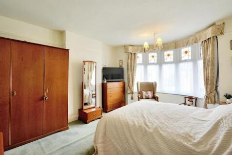Bedroom 1.jpeg