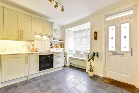 Kitchen_2.jpeg