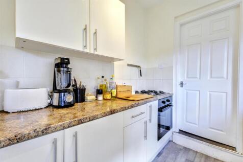 Kitchen_2.jpeg