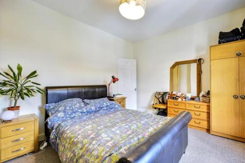 Bedroom 1_2.jpeg