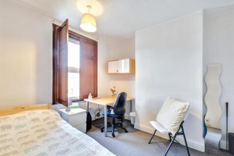 Bedroom 1.jpeg