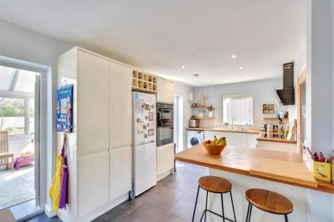 Kitchen_3.jpeg