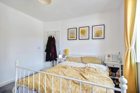 Bedroom 1_2.jpeg