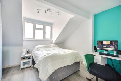 Bedroom 1_1.jpeg