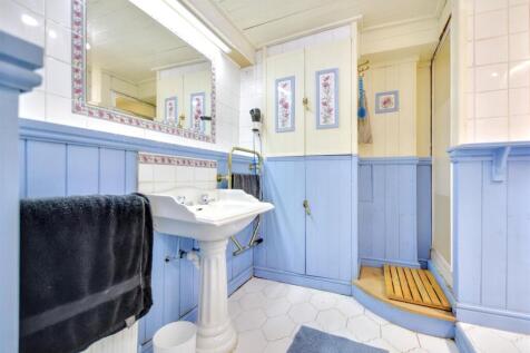 Shower Room_1.jpeg