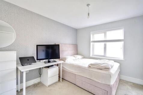 Bedroom 1_1.jpeg
