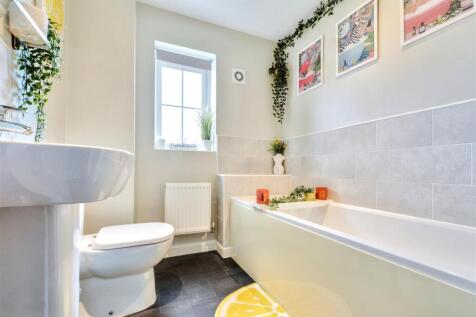 Bathroom_2.jpeg