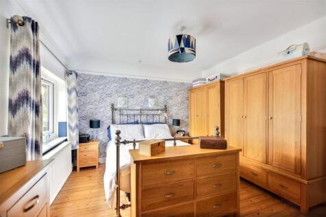 Bedroom 1_2.jpeg