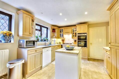 Kitchen_1.jpeg