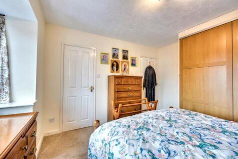 Bedroom 1_2.jpeg