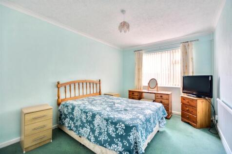 Bedroom 1_1.jpeg